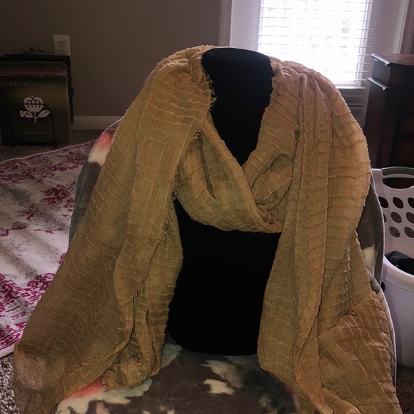 Tan Grid Pattern - Picture 1 of 3